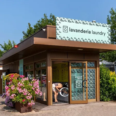 Hu In Town אתר קמפינג