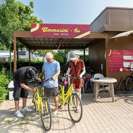 אתר קמפינג Hu In Town