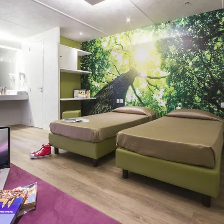 Hu In Town פירנצה